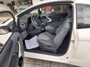 Ford Ka Black White Ed. 1.2 Duratec A.St.St.  - Foto 9