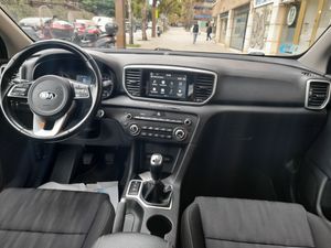 Kia Sportage 1.6 MHEV Business 100kW 136CV 4x4  - Foto 13