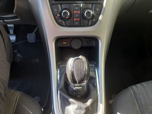 Opel Astra 1.4 Enjoy  - Foto 11