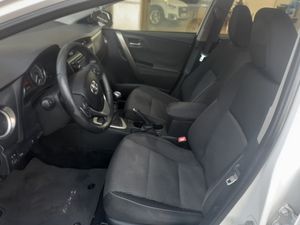 Toyota Auris 1.4 90D BUSINESS  - Foto 10