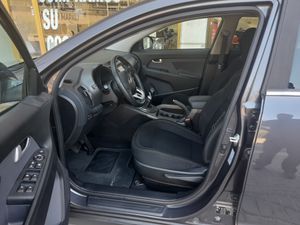 Kia Sportage 1.7 CRDI VGT Drive 4x2  - Foto 9