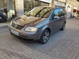 Volkswagen Touran VOLKSWAGEN Touran 1.9 TDI 105 Edition  - Foto 2