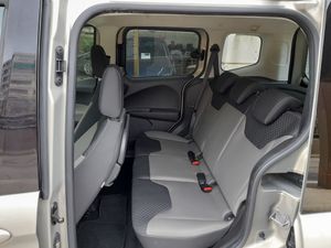 Ford Tourneo Courier 1.5 TDCi 95cv Trend  - Foto 12