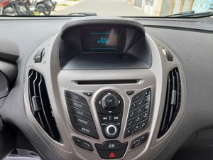 Ford Tourneo Courier 1.5 TDCi 95cv Trend  - Foto 15