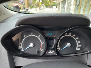Ford Tourneo Courier 1.5 TDCi 95cv Trend  - Foto 14