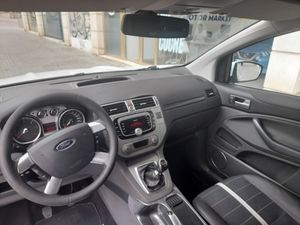 Ford Kuga 2.0 TDCi 2WD Titanium  - Foto 12