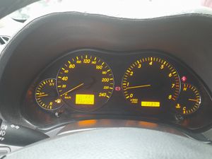 Toyota Avensis 1.8 VVT-i SOL  - Foto 17