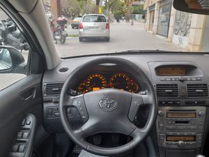 Toyota Avensis 1.8 VVT-i SOL  - Foto 11