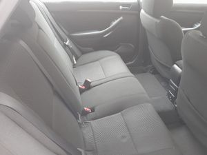 Toyota Avensis 1.8 VVT-i SOL  - Foto 15