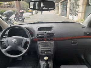 Toyota Avensis 2.0 D4D SOL  - Foto 10
