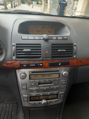 Toyota Avensis 2.0 D4D SOL  - Foto 19