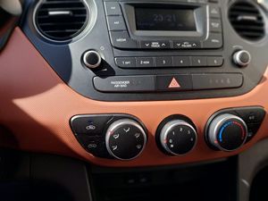 Hyundai i10 1.0 Essence  - Foto 16
