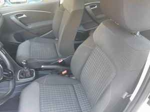 Volkswagen Polo Advance 1.4 TDI 90cv BMT  - Foto 14