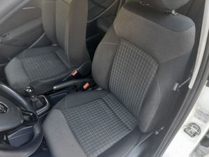 Volkswagen Polo Advance 1.4 TDI 90cv BMT  - Foto 23