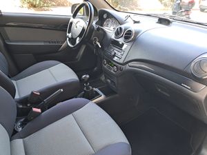 Chevrolet Aveo 1.6 16v LT  - Foto 8
