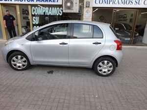 Toyota Yaris 1.0 VVTI Active  - Foto 3