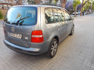Volkswagen Touran VOLKSWAGEN Touran 1.9 TDI 105 Edition  - Foto 5