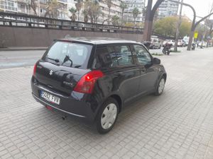Suzuki Swift 1.3 DDIS GL 5p  - Foto 4