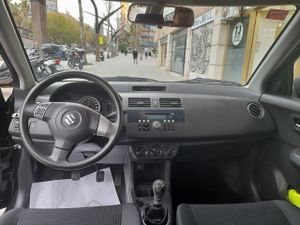 Suzuki Swift 1.3 DDIS GL 5p  - Foto 12
