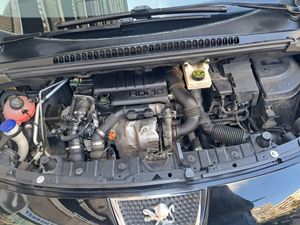 Peugeot 3008 PREMIUM 1.6 HDI 110 FAP  - Foto 15