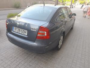 Skoda Octavia 2.0 TDI Elegance  - Foto 5