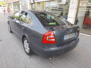 Skoda Octavia 2.0 TDI Elegance  - Foto 6