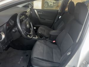 Toyota Auris 1.4 90D BUSINESS  - Foto 10