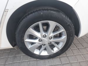 Toyota Auris 1.4 90D BUSINESS  - Foto 9