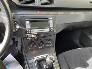 Volkswagen Passat Advance 2.0 TDI 140 CV  - Foto 10