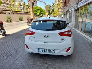 Hyundai i30 5p 1.6 CRDI 110 CV City  - Foto 6