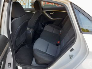 Hyundai i30 5p 1.6 CRDI 110 CV City  - Foto 10