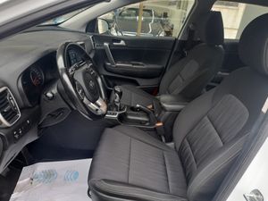 Kia Sportage 1.6 MHEV Business 100kW 136CV 4X4  - Foto 10