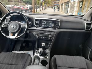 Kia Sportage 1.6 MHEV Business 100kW 136CV 4X4  - Foto 13