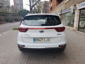 Kia Sportage 1.6 MHEV Business 100kW 136CV 4X4  - Foto 6
