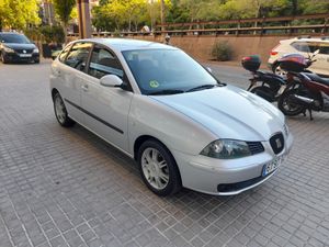 Seat Ibiza 1.4i 16v STELLA  - Foto 4