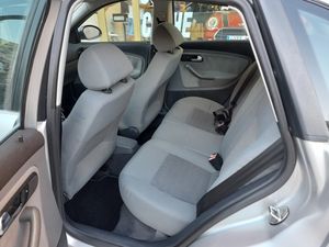 Seat Ibiza 1.4i 16v STELLA  - Foto 10