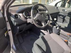 Peugeot 5008 Allure 1.6 BlueHDi 88KW 120CV  - Foto 11