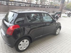 Suzuki Swift 1.3 DDIS GL 5p  - Foto 4
