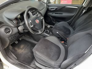 Fiat Punto 1.2 8v Easy 69 CV SS Gasolina  - Foto 9