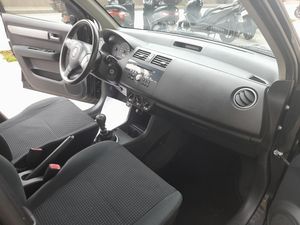 Suzuki Swift 1.3 DDIS GL 5p  - Foto 10