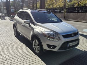 Ford Kuga 2.0 TDCi 160cv 4WD Titanium S Powershift  - Foto 4