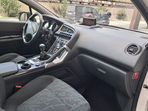 Peugeot 3008 Premium 1.6 HDI 110 FAP  - Foto 6