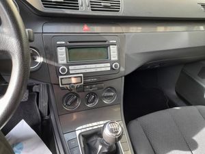 Volkswagen Passat Advance 2.0 TDI 140 CV  - Foto 10