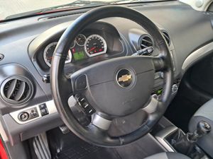 Chevrolet Aveo 1.4 16v LT  - Foto 12