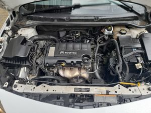 Opel Astra 1.4 Essentia  - Foto 17