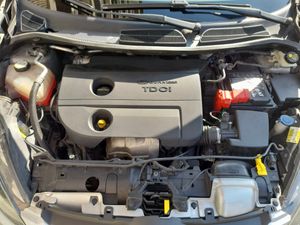 Ford Fiesta 1.4 TDCi TITANIUM  - Foto 16