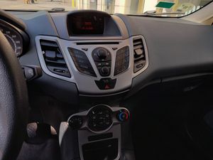 Ford Fiesta 1.4 TDCi TITANIUM  - Foto 13