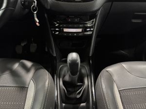 Peugeot 2008 Active BlueHDI 100 S&S BVM6  - Foto 13