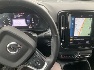 Volvo XC40 1.5 T5 Twin Recharge R-Design Auto  - Foto 21