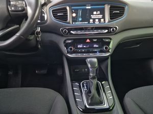 Hyundai IONIQ 1.6 GDI HEV Style DCT  - Foto 21